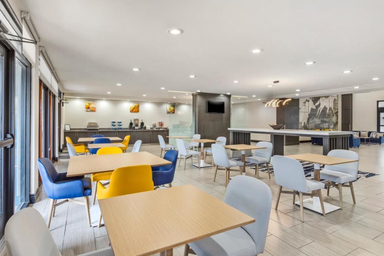 Comfort Inn & Suites Irving Las Colinas Dfw Ngoại thất bức ảnh