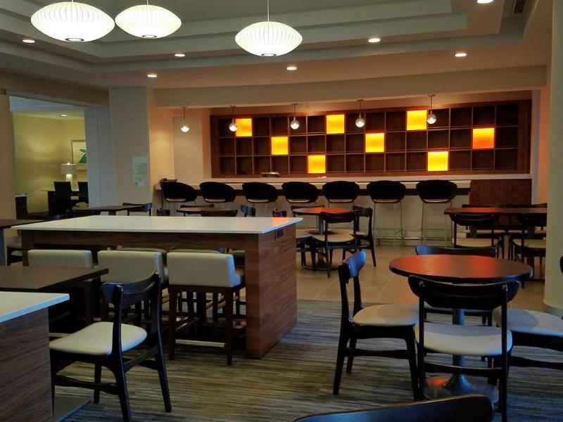 Comfort Inn & Suites Irving Las Colinas Dfw Ngoại thất bức ảnh